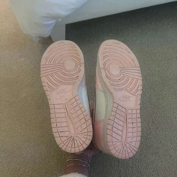 Pink Nike dunks - Picture 3 of 4